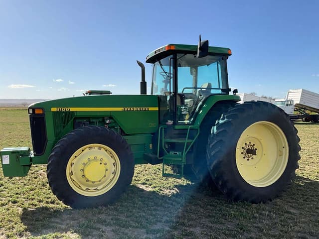 Image of John Deere 8100 equipment image 4