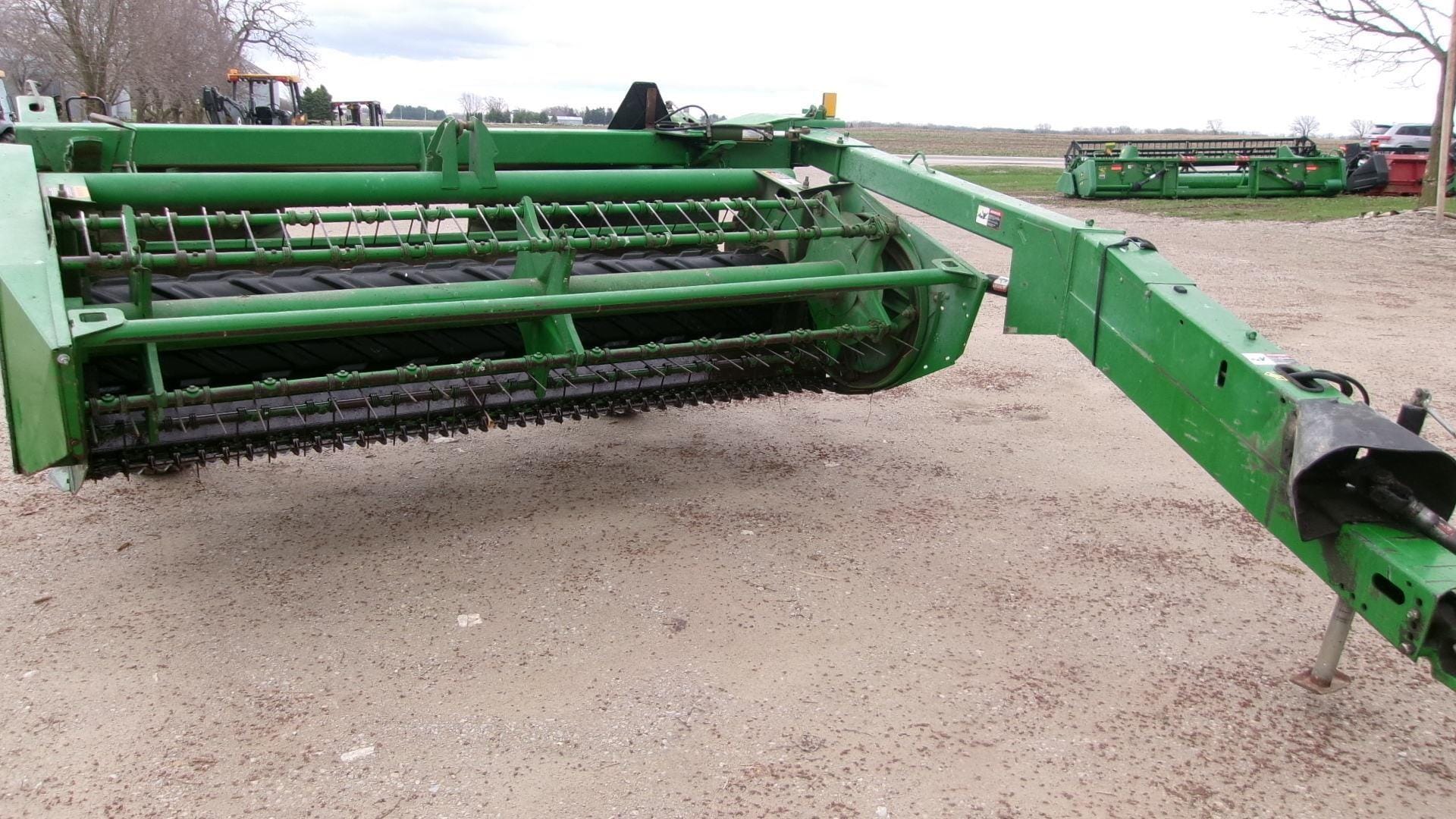 1997 John Deere 820 Equipment Image0