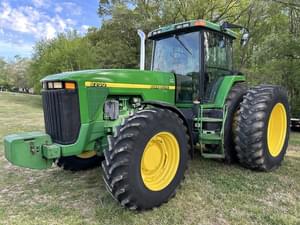 1997 John Deere 8200 Image