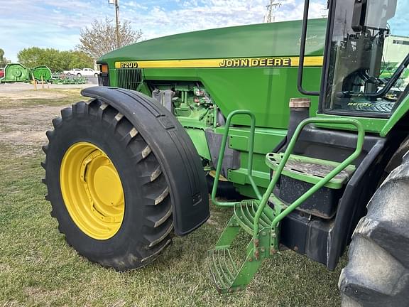 Image of John Deere 8200 equipment image 4