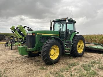 Main image John Deere 8200