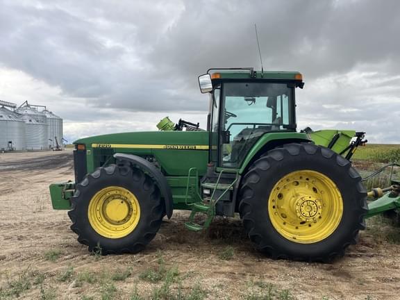 Image of John Deere 8200 equipment image 1