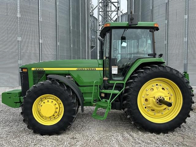 Image of John Deere 8200 equipment image 2