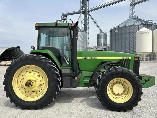 Image of John Deere 8200 equipment image 3