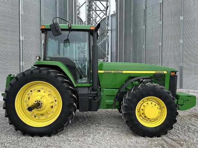 Image of John Deere 8200 equipment image 3