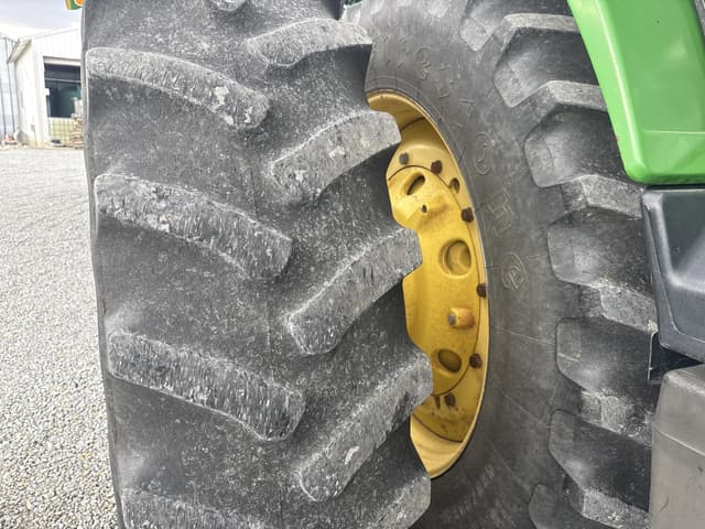 Image of John Deere 8200 equipment image 4