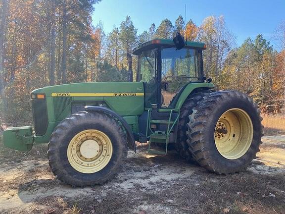 Image of John Deere 8200 equipment image 1