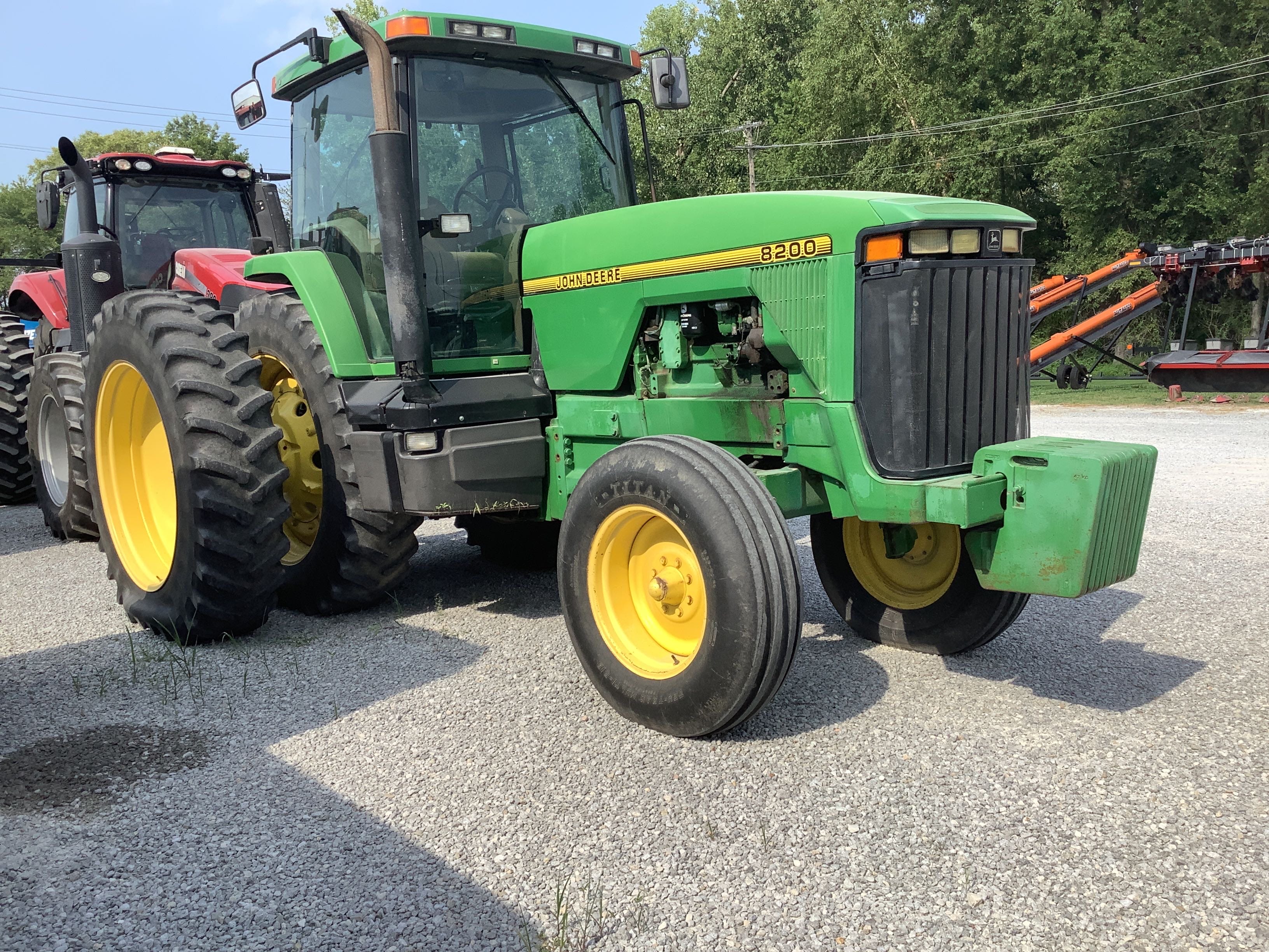 Main image John Deere 8200