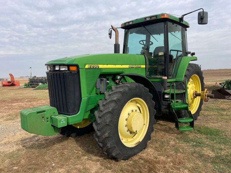 Main image John Deere 8200