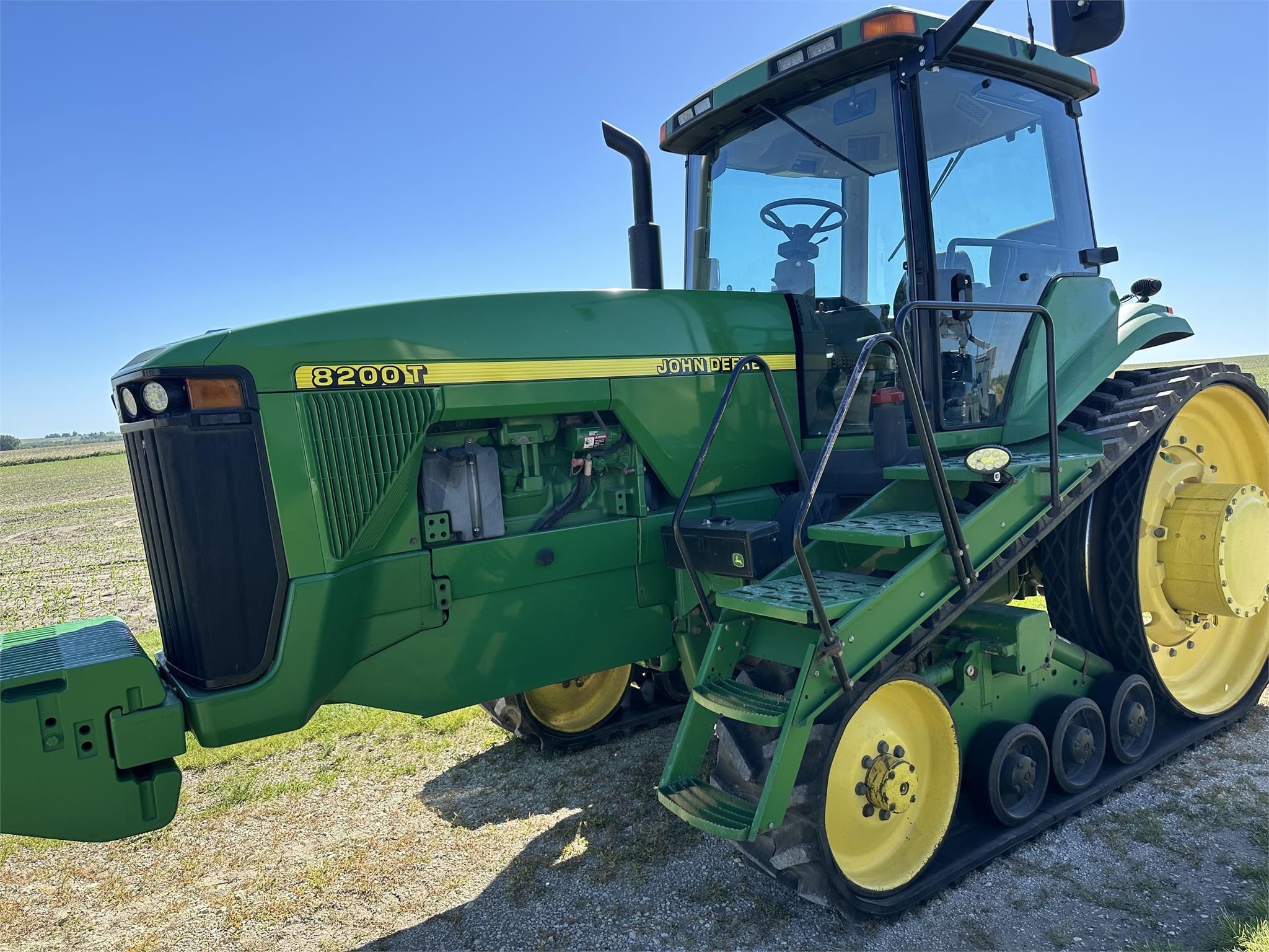 Main image John Deere 8200T
