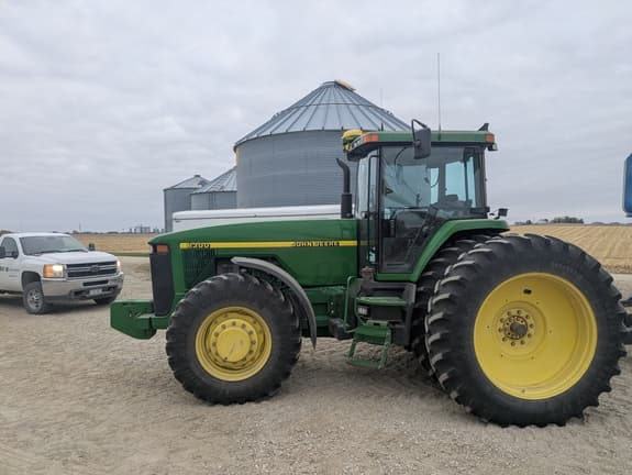 Image of John Deere 8300 equipment image 3