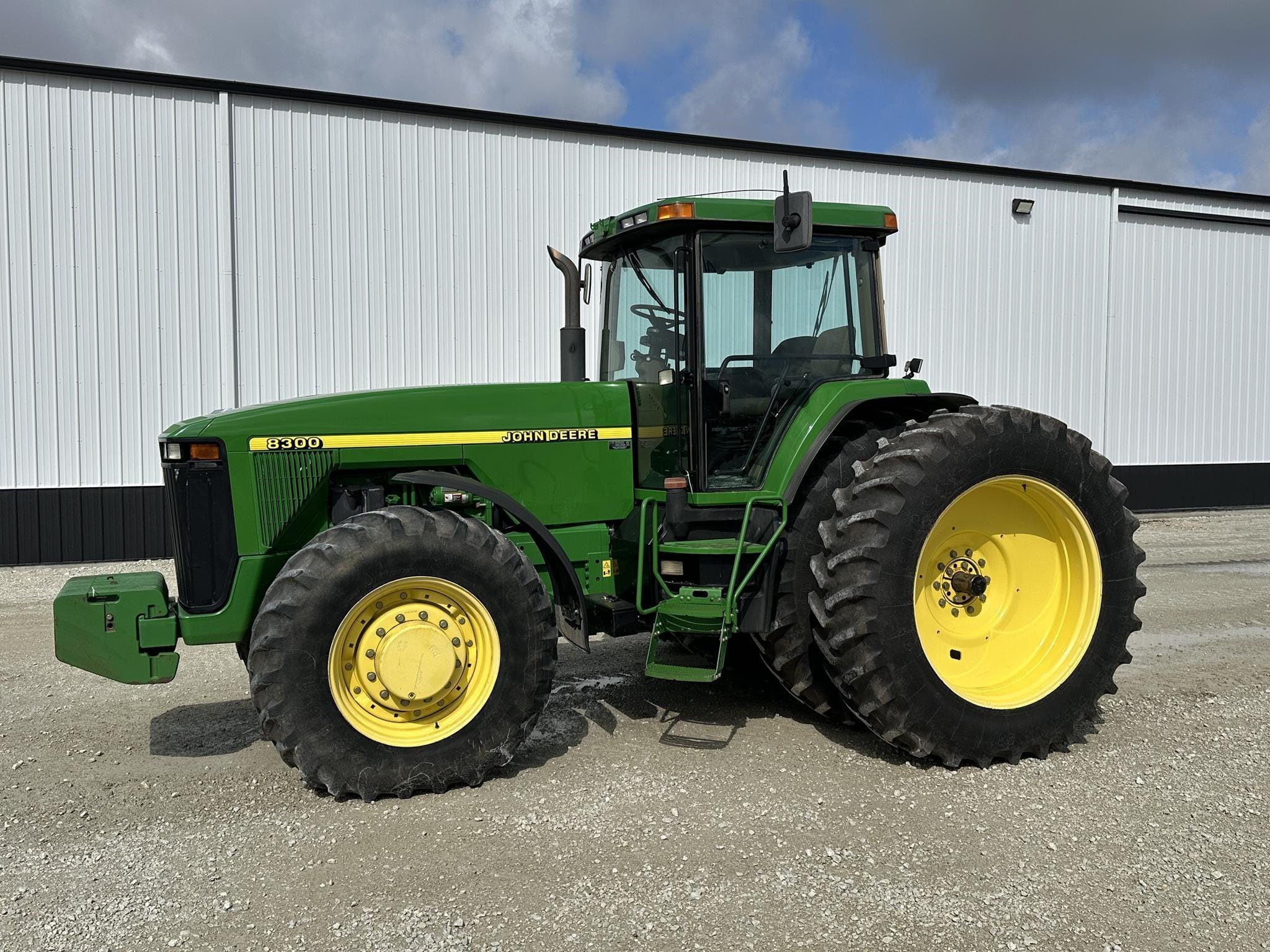 1997 John Deere 8300 Equipment Image0