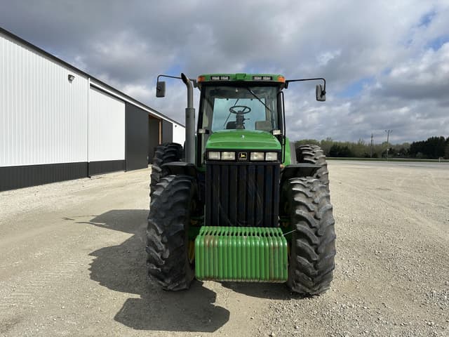 Image of John Deere 8300 equipment image 1