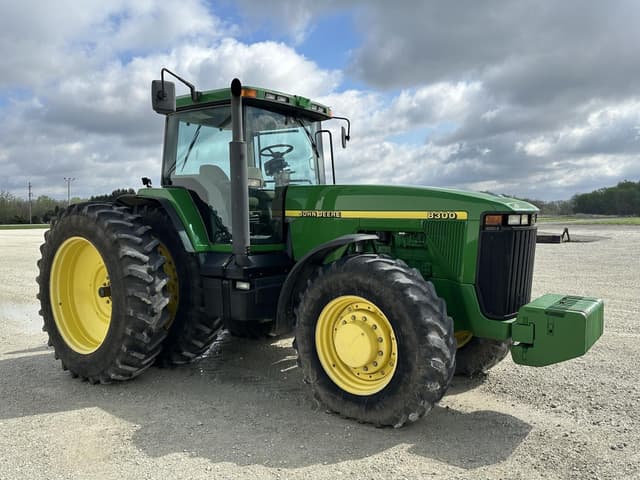 Image of John Deere 8300 equipment image 2