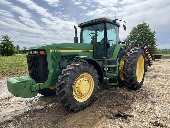 1997 John Deere 8300 Equipment Image0