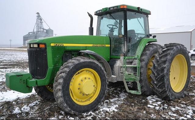 Image of John Deere 8300 equipment image 1