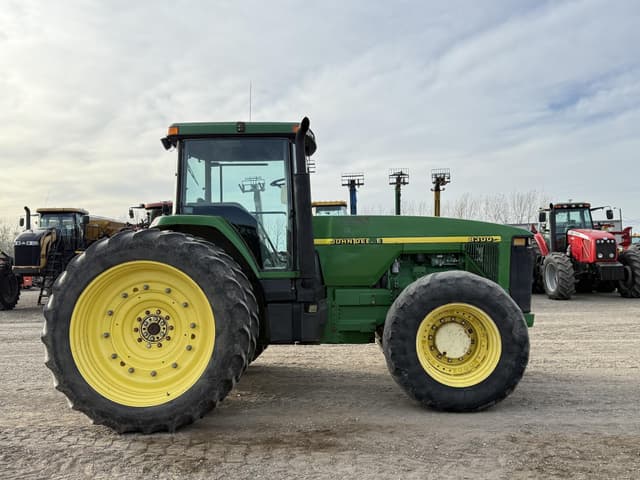 Image of John Deere 8300 equipment image 1