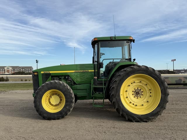 Image of John Deere 8300 equipment image 2