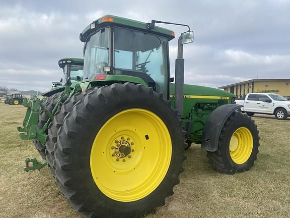 Image of John Deere 8300 equipment image 2