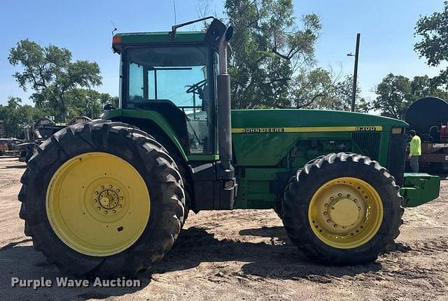 Image of John Deere 8300 equipment image 3