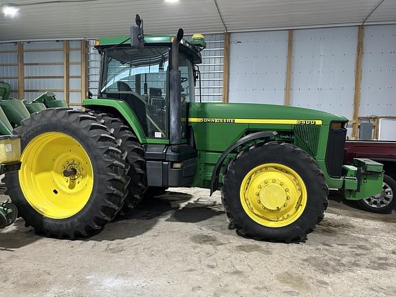 Image of John Deere 8400 equipment image 4