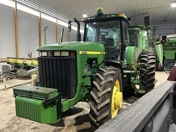 Image of John Deere 8400 equipment image 1