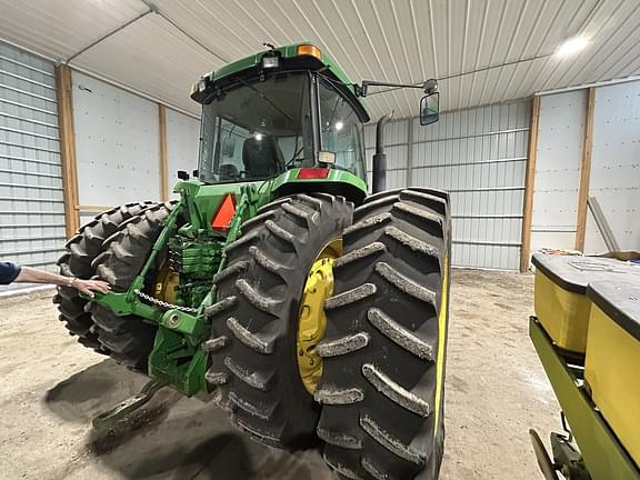 Image of John Deere 8400 equipment image 2
