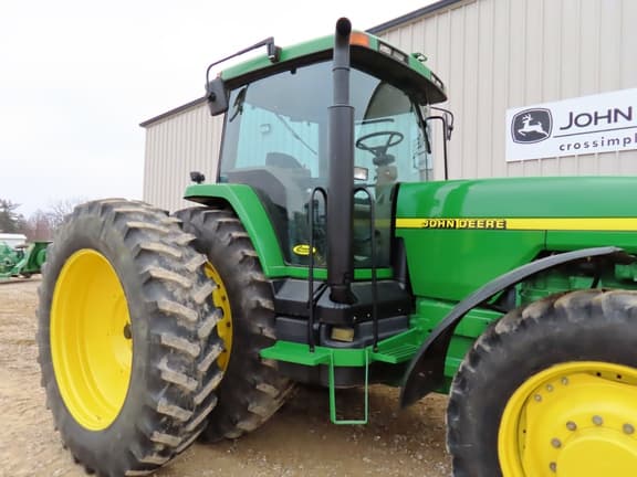 Image of John Deere 8400 equipment image 4
