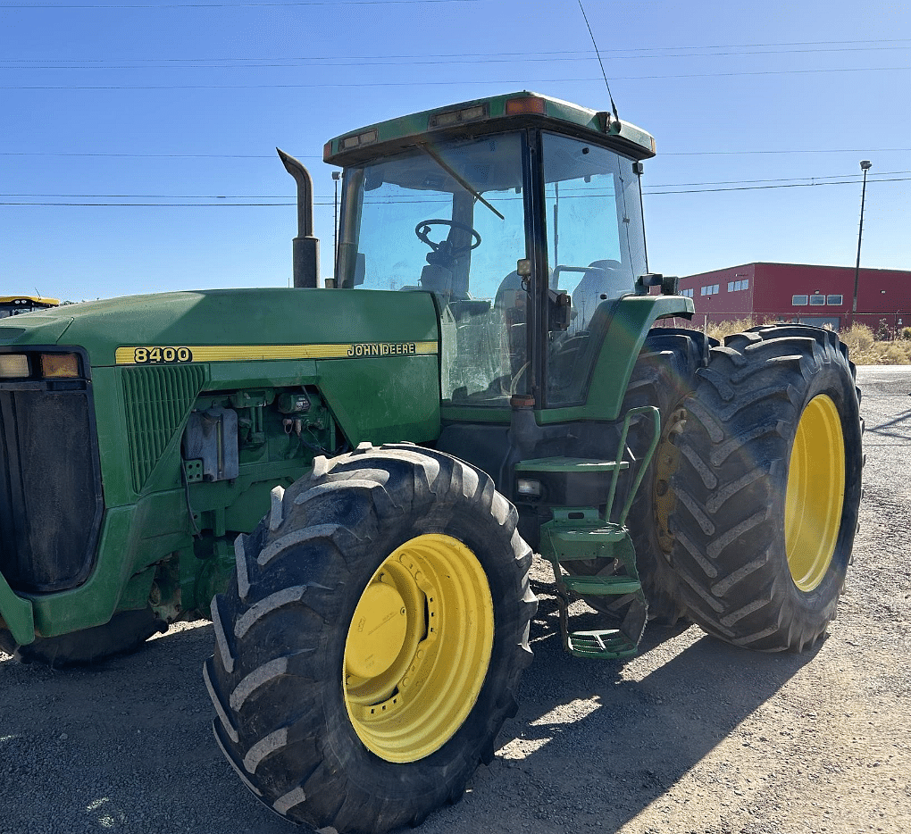 Image of John Deere 8400 Primary image