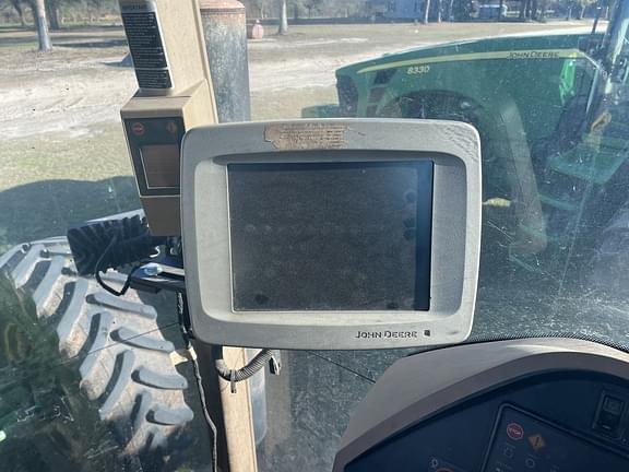 Image of John Deere 8400 equipment image 1