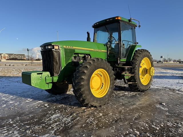 Image of John Deere 8400 equipment image 2