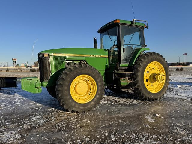 Image of John Deere 8400 equipment image 1