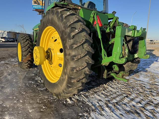 Image of John Deere 8400 equipment image 3