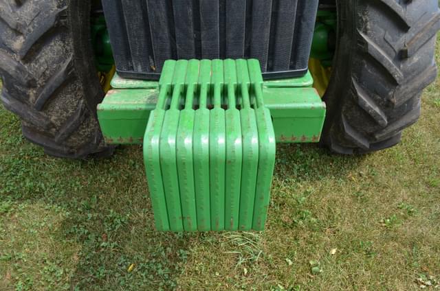Image of John Deere 8400 equipment image 3