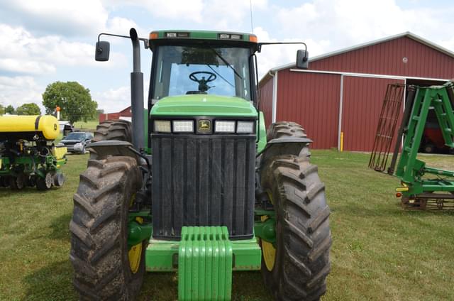 Image of John Deere 8400 equipment image 1