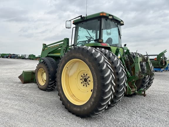 Image of John Deere 8400 equipment image 2