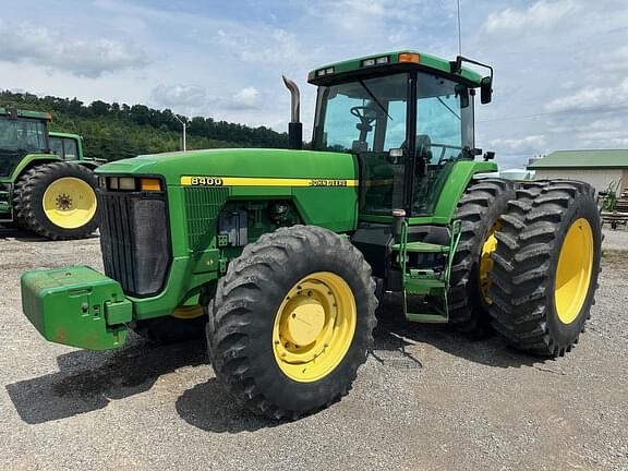 Image of John Deere 8400 equipment image 3