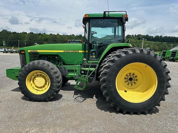 Image of John Deere 8400 equipment image 4