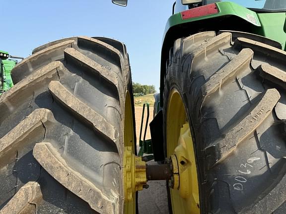 Image of John Deere 8400 equipment image 4