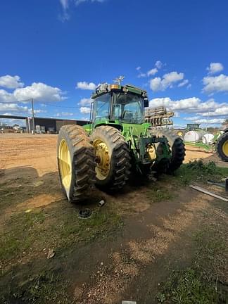 Image of John Deere 8400 equipment image 2