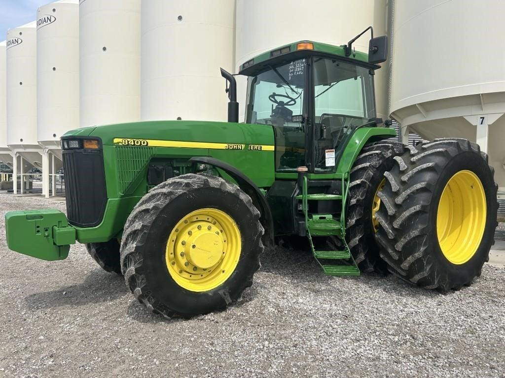 1997 John Deere 8400 Equipment Image0
