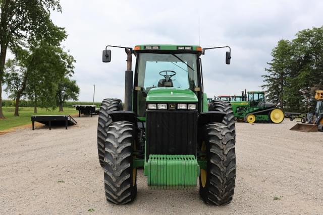 Image of John Deere 8400 equipment image 4