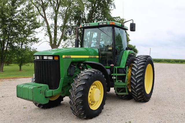 Image of John Deere 8400 equipment image 1