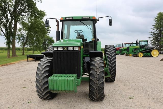 Image of John Deere 8400 equipment image 3