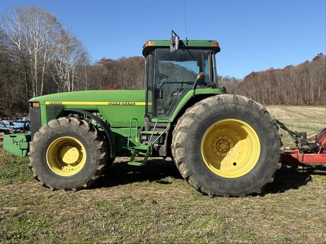 Image of John Deere 8400 equipment image 3