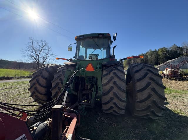 Image of John Deere 8400 equipment image 1
