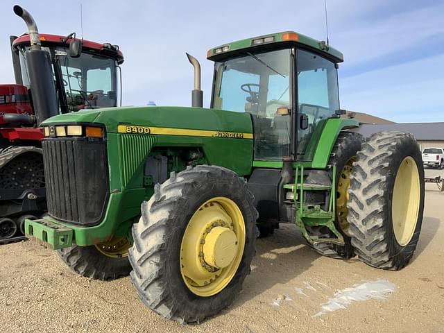 Image of John Deere 8400 equipment image 1