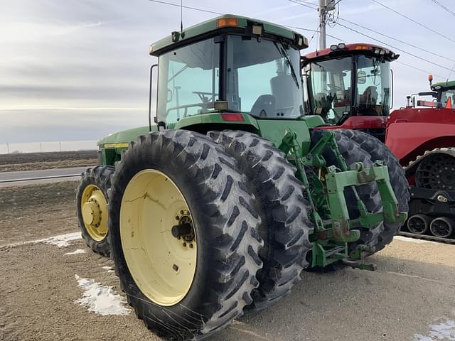 Image of John Deere 8400 equipment image 2