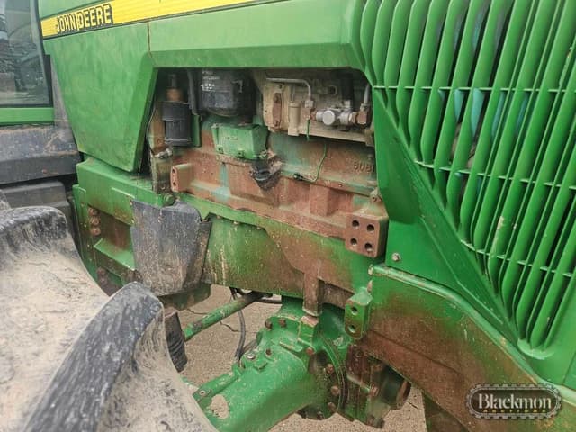 Image of John Deere 8400 equipment image 2