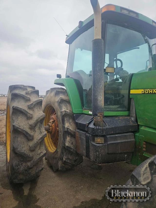 Image of John Deere 8400 equipment image 3